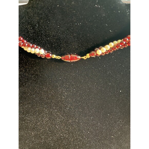 Vintage Avon Opulent Torsade Simulated Garnet and Pearl Twist Necklace 18" - Picture 5 of 6